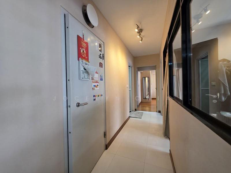 326A Anchorvale Road, 326A Anchorvale Road, Hougang / Punggol / Sengkang, 3 Bedrooms, 990 sqft, HDB Flat For Sale, by Jocelyn Chia, 500288398 - Corridor - PropertyGuru.com.sg