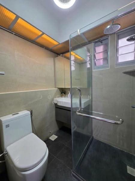 326A Anchorvale Road, 326A Anchorvale Road, Hougang / Punggol / Sengkang, 3 Bedrooms, 990 sqft, HDB Flat For Sale, by Jocelyn Chia, 500288398 - Bathroom - PropertyGuru.com.sg