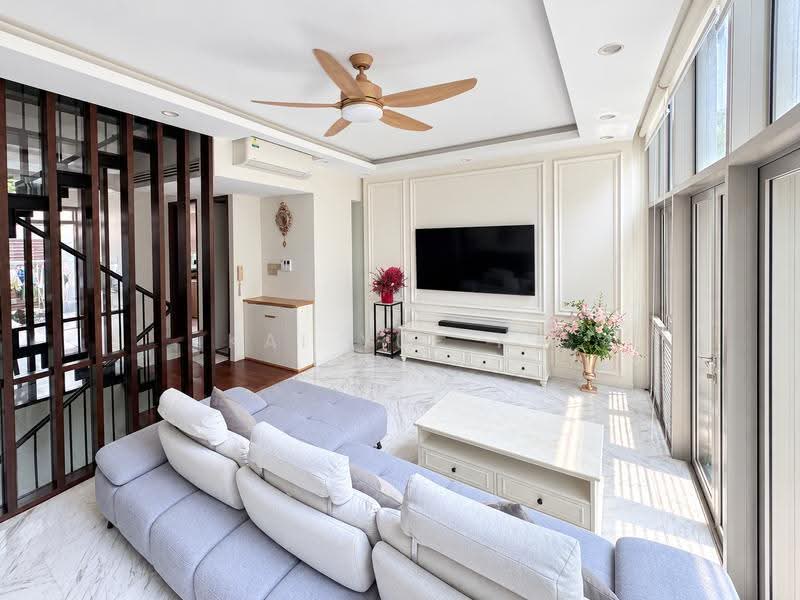 The Teneriffe, 110 Laurel Wood Avenue, Tanglin / Holland / Bukit Timah, 5 Bedrooms, 3,122 sqft, Cluster House For Sale, by Kai Yue KX, 500288400 - Living Room - PropertyGuru.com.sg