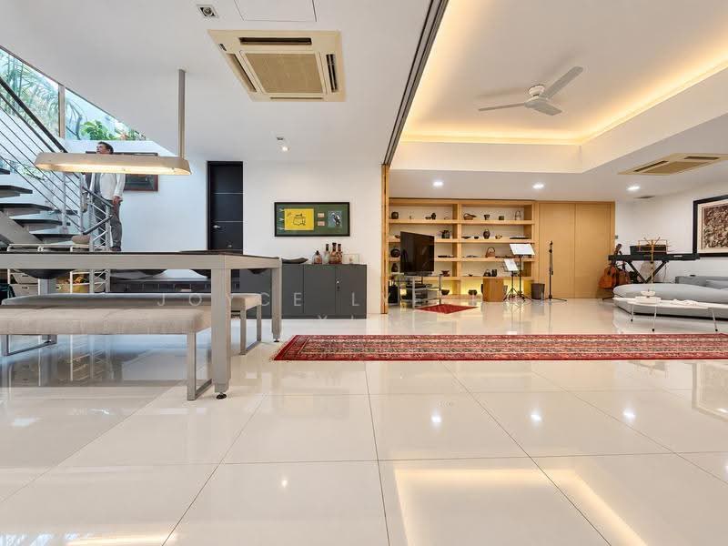 Wareham Road, Wareham Road, East Coast / Marine Parade, 8 Bedrooms, 8,465 sqft, Detached House For Sale, by Joyce Lye Hui Xin, 500288409 - Living Room - PropertyGuru.com.sg