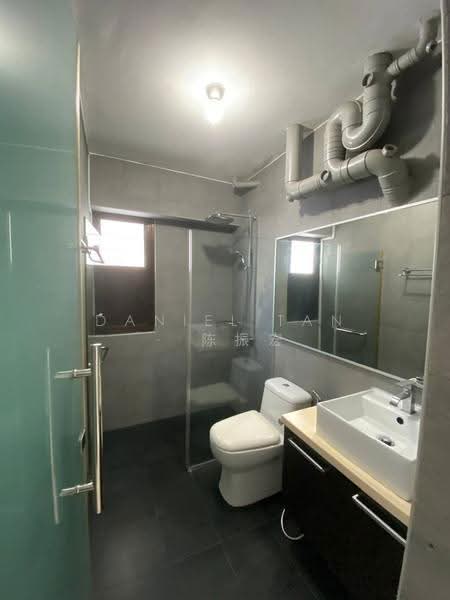 366 Clementi Avenue 2, 366 Clementi Avenue 2, Buona Vista / West Coast / Clementi New Town, 2 Bedrooms, 657 sqft, HDB Flat For Rent, by Daniel Tan - 陈振宏, 500288411 - Bathroom - PropertyGuru.com.sg