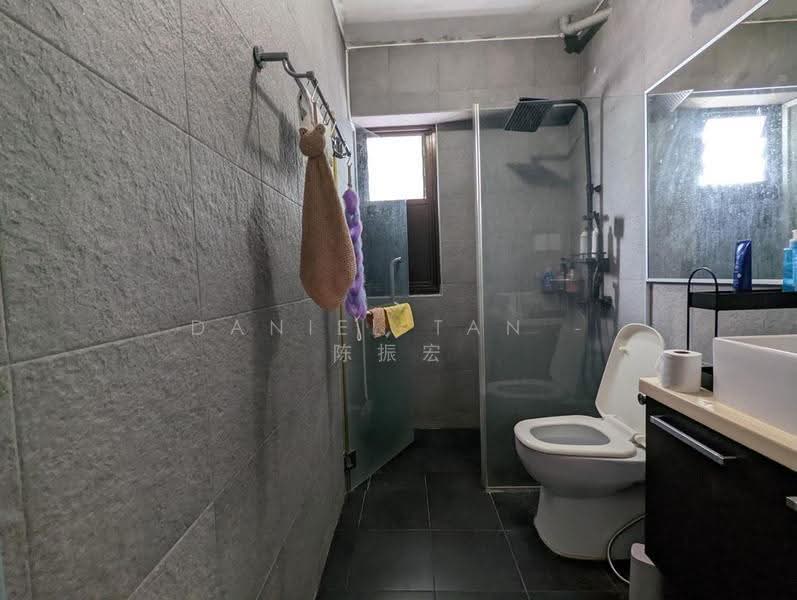 366 Clementi Avenue 2, 366 Clementi Avenue 2, Buona Vista / West Coast / Clementi New Town, 2 Bedrooms, 657 sqft, HDB Flat For Rent, by Daniel Tan - 陈振宏, 500288411 - Bathroom - PropertyGuru.com.sg