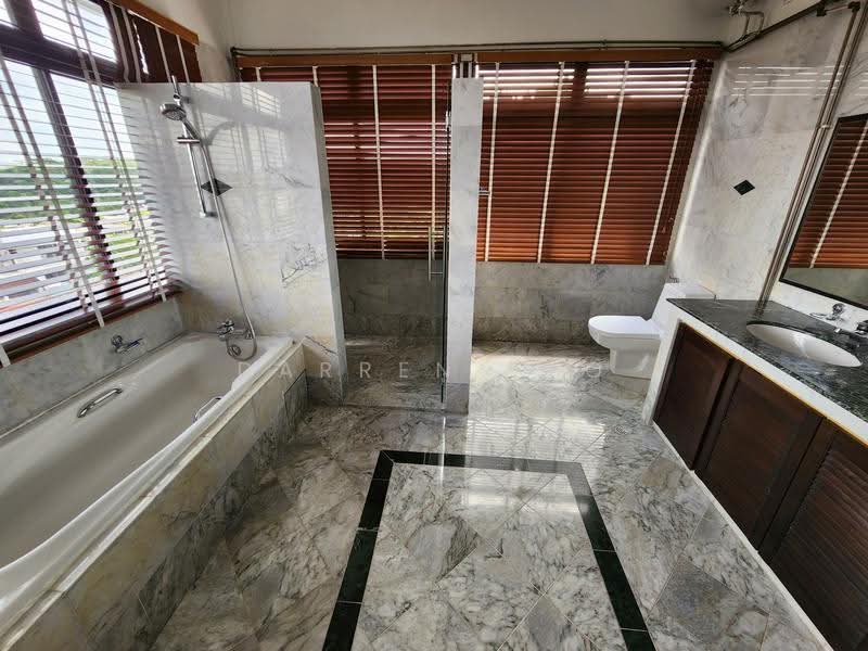 HillTop GCB With Best Views & Privacy, Tanglin / Holland / Bukit Timah, 5 Bedrooms, 12,000 sqft, Good Class Bungalow For Rent, by Darren Teo, 500288414 - Bathroom - PropertyGuru.com.sg