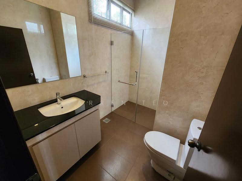 HillTop GCB With Best Views & Privacy, Tanglin / Holland / Bukit Timah, 5 Bedrooms, 12,000 sqft, Good Class Bungalow For Rent, by Darren Teo, 500288414 - Bathroom - PropertyGuru.com.sg