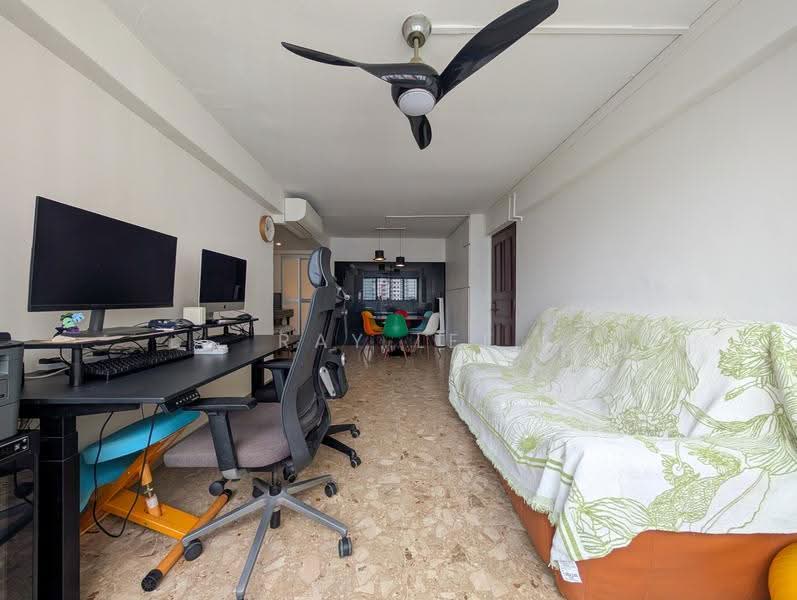 179 Toa Payoh Central, 179 Toa Payoh Central, Balestier / Toa Payoh, 3 Bedrooms, 904 sqft, HDB Flat For Sale, by Ray Lee, 500288435 - Living Room - PropertyGuru.com.sg