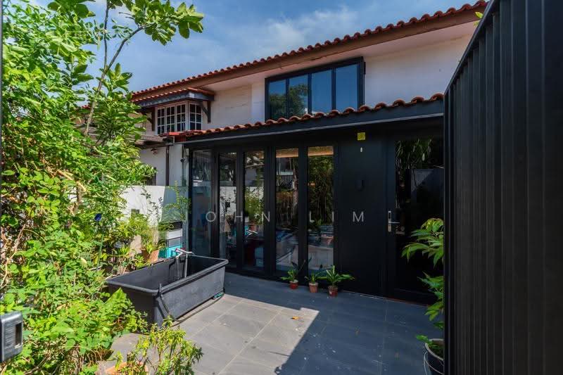 61 Jalan Tenteram, 61 Jalan Tenteram, Balestier / Toa Payoh, 3 Bedrooms, 1,458 sqft, Terraced House For Sale, by John Lim, 500288436 - Exterior - PropertyGuru.com.sg