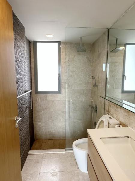 Seastrand, 7 Pasir Ris Link, Pasir Ris / Tampines, 3 Bedrooms, 1,109 sqft, Condominium For Sale, by Julian Lah, 500288439 - Bathroom - PropertyGuru.com.sg
