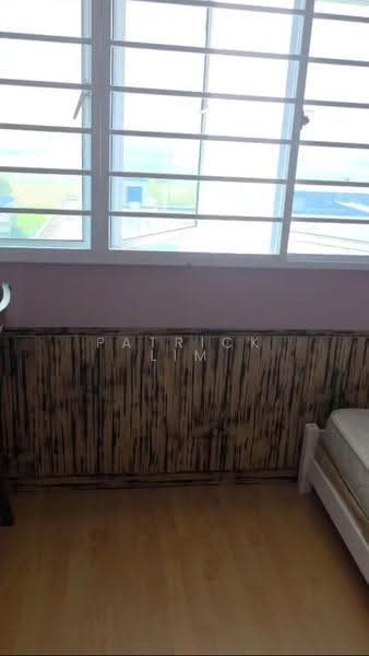 725 Pasir Ris Street 72, 725 Pasir Ris Street 72, Pasir Ris / Tampines, Room Rental, 180 sqft, HDB Flat For Rent, by Patrick Lim, 500288447 - spacious bedroom - PropertyGuru.com.sg
