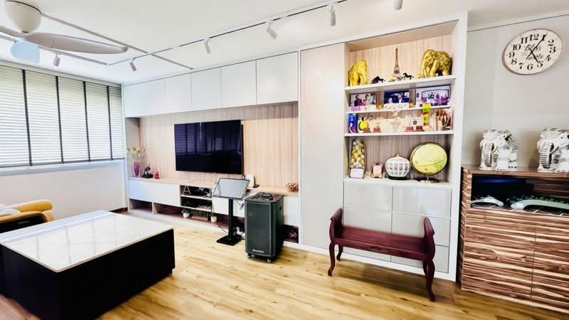 101 Ah Hood Road, 101 Ah Hood Road, Balestier / Toa Payoh, 3 Bedrooms, 1,270 sqft, HDB Flat For Sale, by Ann Teiw, 500288448 - Living Room - PropertyGuru.com.sg