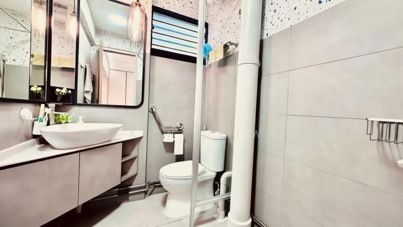 101 Ah Hood Road, 101 Ah Hood Road, Balestier / Toa Payoh, 3 Bedrooms, 1,270 sqft, HDB Flat For Sale, by Ann Teiw, 500288448 - Common Bathroom - PropertyGuru.com.sg
