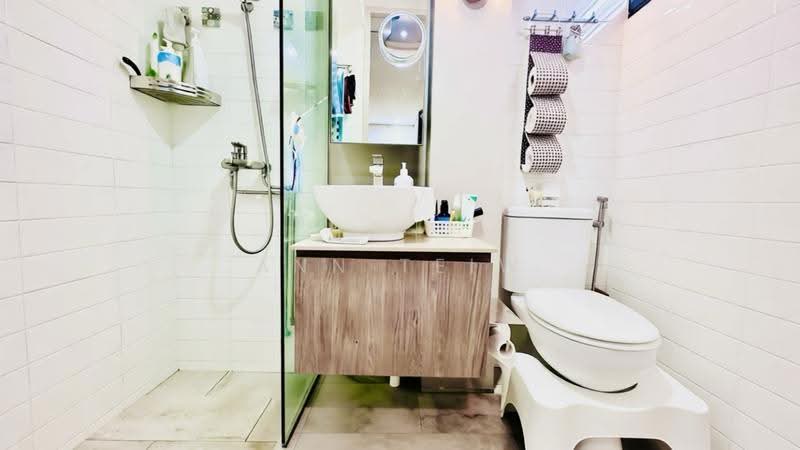 101 Ah Hood Road, 101 Ah Hood Road, Balestier / Toa Payoh, 3 Bedrooms, 1,270 sqft, HDB Flat For Sale, by Ann Teiw, 500288448 - Master Bathroom - PropertyGuru.com.sg