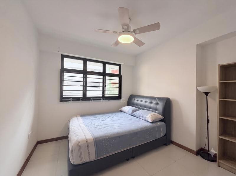 115B Jalan Ayer, 115B Jalan Ayer, Eunos / Geylang / Paya Lebar, 2 Bedrooms, 743 sqft, HDB Flat For Sale, by Sean Chua, 500288452 - Spacious Common Bedroom (Queen Size Bed) - PropertyGuru.com.sg