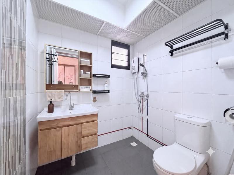 115B Jalan Ayer, 115B Jalan Ayer, Eunos / Geylang / Paya Lebar, 2 Bedrooms, 743 sqft, HDB Flat For Sale, by Sean Chua, 500288452 - Common Bathroom - PropertyGuru.com.sg