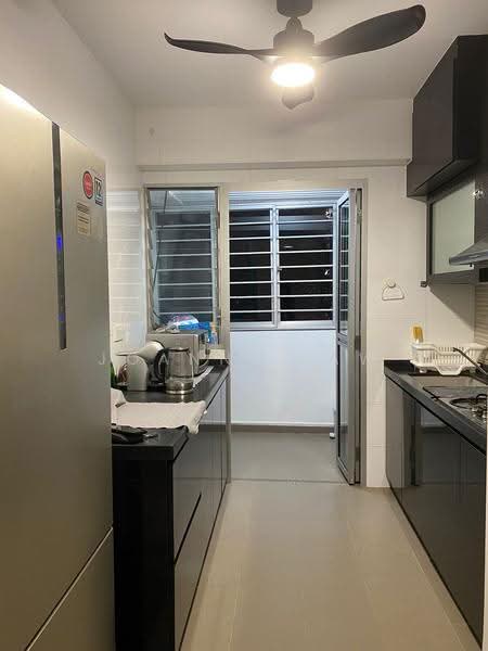 671A Yishun Avenue 4, 671A Yishun Avenue 4, Sembawang / Yishun, 2 Bedrooms, 732 sqft, HDB Flat For Sale, by Joanne Law, 500288458 - Kitchen - PropertyGuru.com.sg