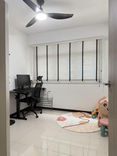 671A Yishun Avenue 4, 671A Yishun Avenue 4, Sembawang / Yishun, 2 Bedrooms, 732 sqft, HDB Flat For Sale, by Joanne Law, 500288458 - PropertyGuru.com.sg