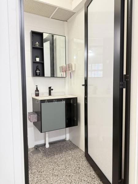 671A Yishun Avenue 4, 671A Yishun Avenue 4, Sembawang / Yishun, 2 Bedrooms, 732 sqft, HDB Flat For Sale, by Joanne Law, 500288458 - Bathroom - PropertyGuru.com.sg