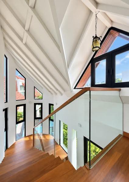 2-in-1 GCBA Hilltop Bungalow with Lift, Pool within prime Chancery estate (Dist 11), Newton / Novena, 10+ Bedrooms, 25,000 sqft, Good Class Bungalow For Sale, by Willi Ching, 500288460 - Interior - PropertyGuru.com.sg