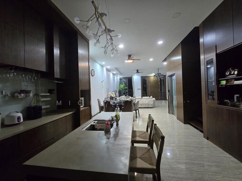 Opera Estate, Jalan Bangsawan, East Coast / Marine Parade, Room Rental, 280 sqft, Terraced House For Rent, by Michelle Tan, 500288498 - Kitchen - PropertyGuru.com.sg