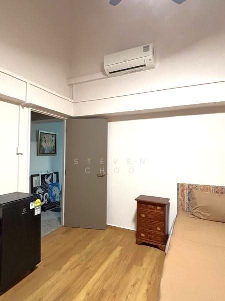 761 Jurong West Street 74, 761 Jurong West Street 74, Boon Lay / Jurong / Tuas, Room Rental, 120 sqft, HDB Flat For Rent, by Steven Choo, 500288517 - Bedroom - PropertyGuru.com.sg