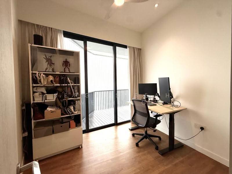 d'Leedon (Former Farrer Court), 7 Leedon Heights, Tanglin / Holland / Bukit Timah, 3 Bedrooms, 1,216 sqft, Condominium For Sale, by Sergius Seah Weiming, 500288518 - Common Bedroom 1 - PropertyGuru.com.sg