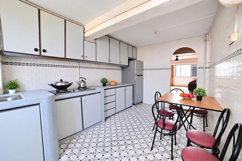 Blk 1 hougang avenue 3, Avenue 3, 2 Bedrooms, 753 sqft, HDB Flat For Sale, by Colleen Lim, 500288523 - Kitchen - PropertyGuru.com.sg