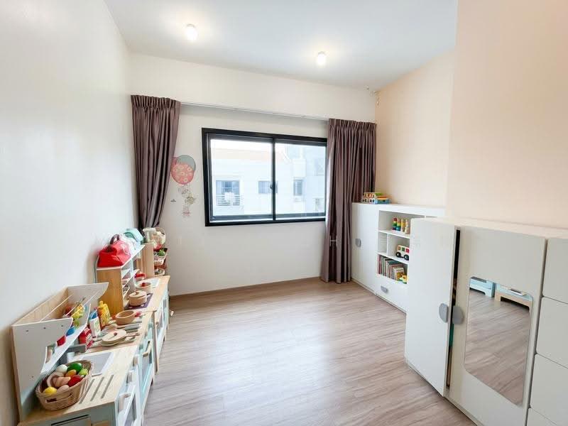 Nouvelle Park, 131 Poh Huat Road West, Hougang / Punggol / Sengkang, 3 Bedrooms, 1,119 sqft, Condominium For Sale, by Martin Goh 吴伟楠, 500288537 - Bedroom - PropertyGuru.com.sg