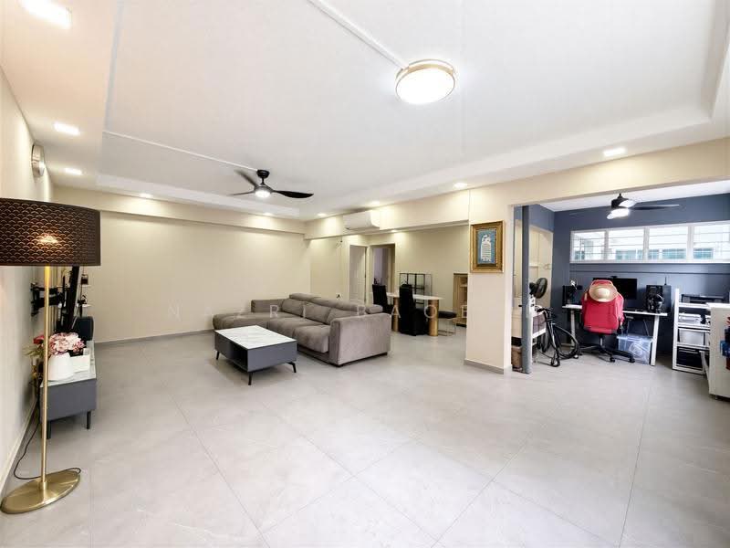 436 Jurong West Avenue 1, 436 Jurong West Avenue 1, Boon Lay / Jurong / Tuas, 3 Bedrooms, 1,431 sqft, HDB Flat For Sale, by Nazri Baobed, 500288538 - Living Room - PropertyGuru.com.sg