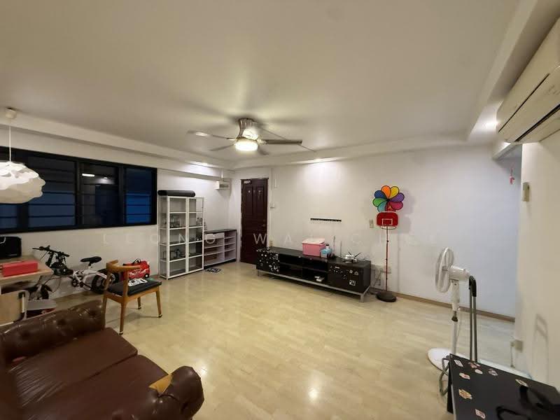 205 Clementi Avenue 6, 205 Clementi Avenue 6, Buona Vista / West Coast / Clementi New Town, 3 Bedrooms, 980 sqft, HDB Flat For Sale, by Leong Wai Chee, 500288548 - Living Room - PropertyGuru.com.sg