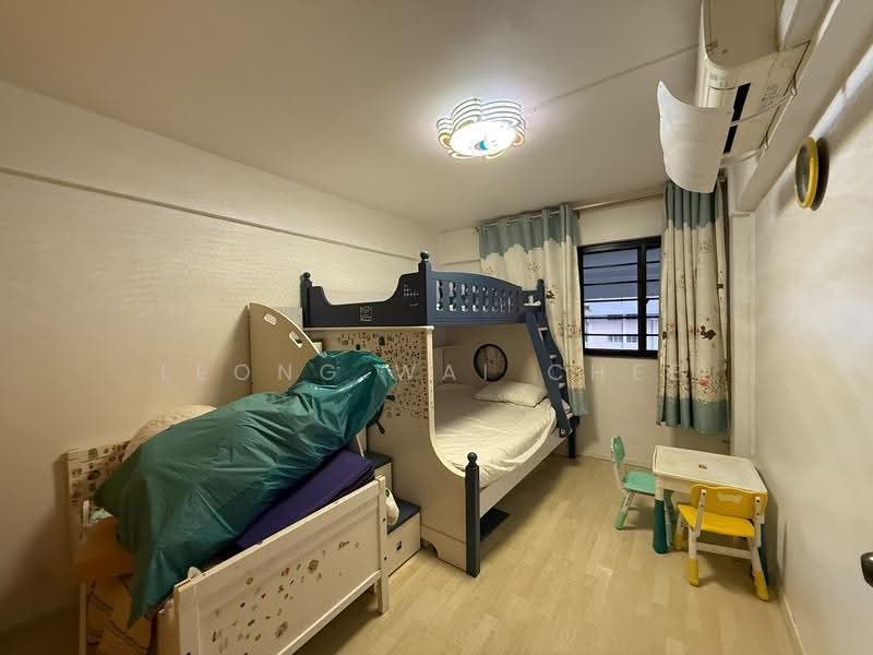 205 Clementi Avenue 6, 205 Clementi Avenue 6, Buona Vista / West Coast / Clementi New Town, 3 Bedrooms, 980 sqft, HDB Flat For Sale, by Leong Wai Chee, 500288548 - Bedroom - PropertyGuru.com.sg