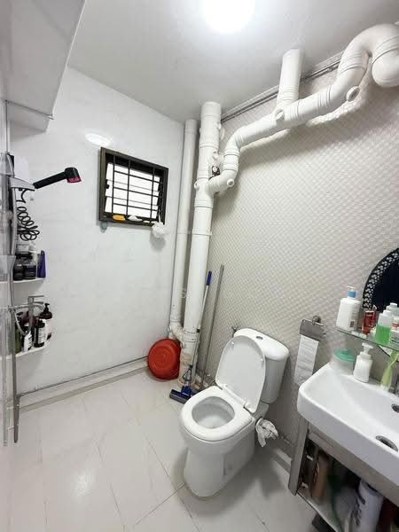 659A Jurong West Street 65, 659A Jurong West Street 65, Boon Lay / Jurong / Tuas, 3 Bedrooms, 1,184 sqft, HDB Flat For Sale, by Lucas Gooi, 500288551 - Bathroom - PropertyGuru.com.sg