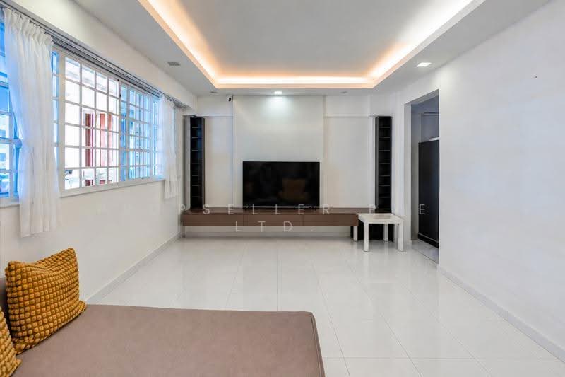 727 Yishun Street 71, 727 Yishun Street 71, Sembawang / Yishun, 3 Bedrooms, 904 sqft, HDB Flat For Sale, by Warren Chan, 500288554 - Living Room - PropertyGuru.com.sg