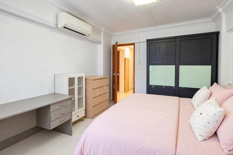 727 Yishun Street 71, 727 Yishun Street 71, Sembawang / Yishun, 3 Bedrooms, 904 sqft, HDB Flat For Sale, by Warren Chan, 500288554 - Bedroom - PropertyGuru.com.sg