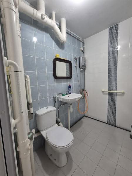 244 Yishun Ring Road, 244 Yishun Ring Road, Sembawang / Yishun, 3 Bedrooms, 1,130 sqft, HDB Flat For Rent, by Kenneth Chua, 500288556 - Bathroom - PropertyGuru.com.sg