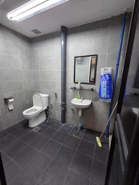 Rare Tuas B2 Terrace Factory / Domitory For Sale, Tuas, Boon Lay / Jurong / Pioneer, Boon Lay / Jurong / Tuas, 9,289 sqft, Factory / Workshop (B2) For Sale, by Valerie Tan, 500288582 - Bathroom - CommercialGuru.com.sg