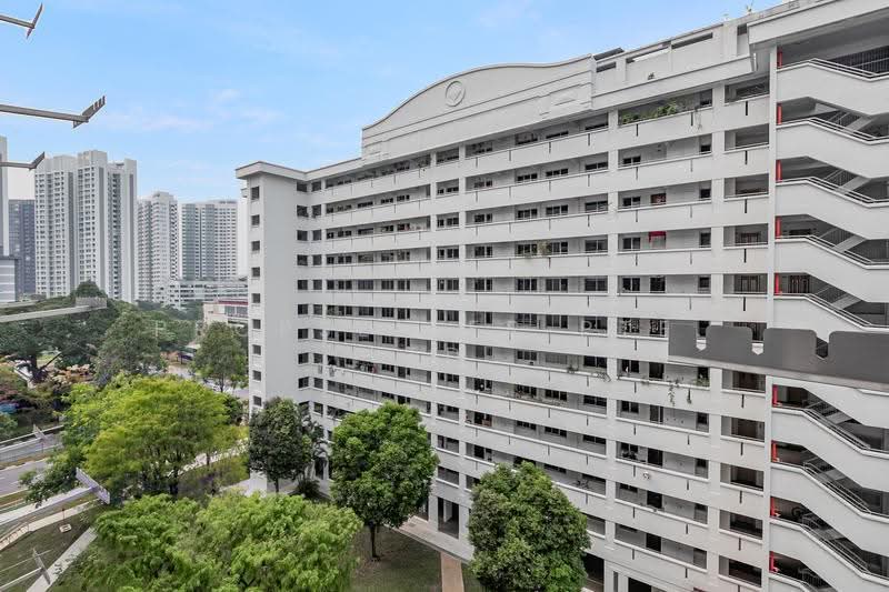 235 Ang Mo Kio Avenue 3, 235 Ang Mo Kio Avenue 3, Ang Mo Kio / Bishan / Thomson, 2 Bedrooms, 721 sqft, HDB Flat For Sale, by Aileen Chew, 500288611 - Exterior - PropertyGuru.com.sg