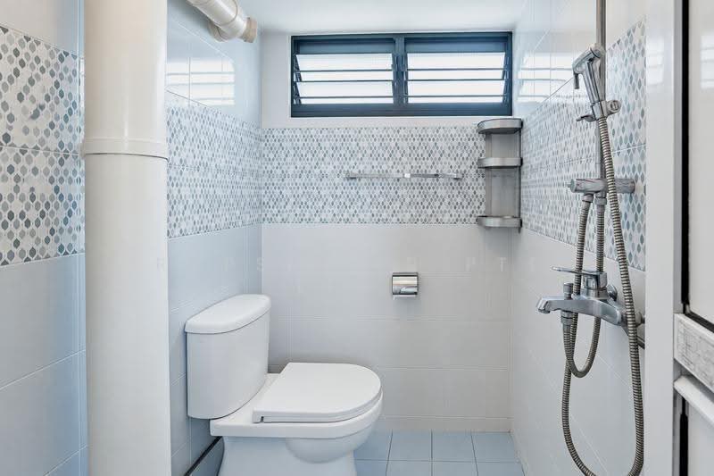 235 Ang Mo Kio Avenue 3, 235 Ang Mo Kio Avenue 3, Ang Mo Kio / Bishan / Thomson, 2 Bedrooms, 721 sqft, HDB Flat For Sale, by Aileen Chew, 500288611 - Bathroom - PropertyGuru.com.sg