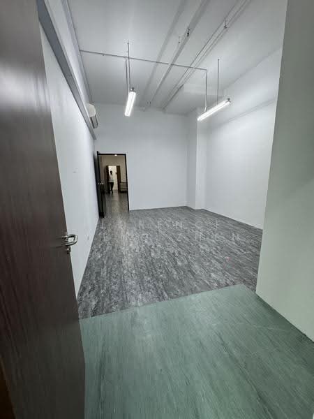 Woodlands 11, 11 Woodlands Close, Admiralty / Woodlands, 1,830 sqft, Light Industrial (B1) For Sale, by Florence Zheng Zhen, 500288618 - CommercialGuru.com.sg