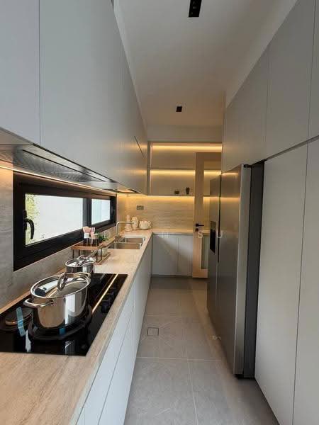 D15 Siglap / Marine Parade Brand New Freehold Detached House | Pool & Lift, East Coast / Marine Parade, 5 Bedrooms, 9,280 sqft, Detached House For Sale, by Edwin Su, 500288623 - Kitchen - PropertyGuru.com.sg
