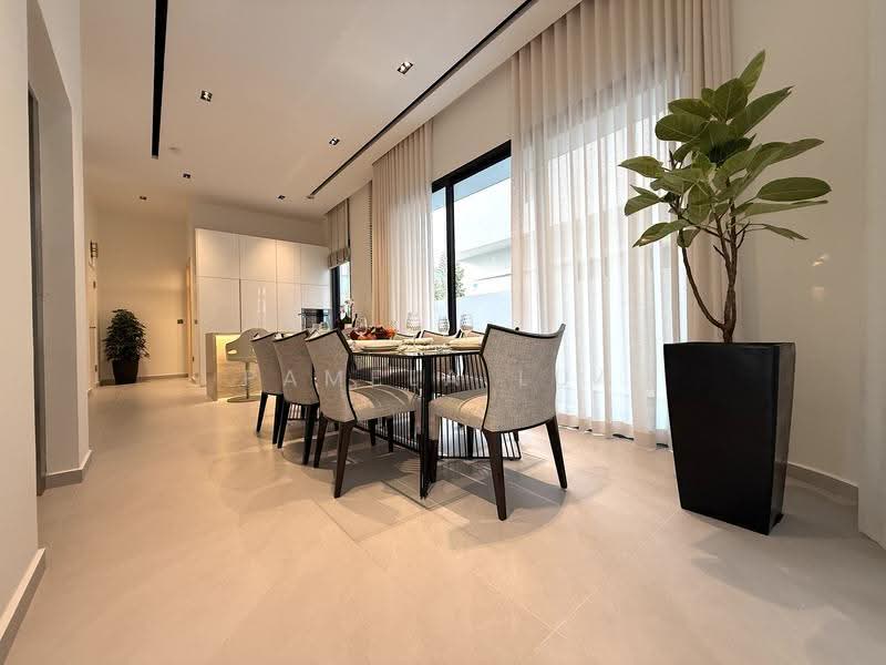 D15 BRAND NEW FREEHOLD 5Bed 5Bath Detached Landed @ Siglap!, Siglap Road, Frankel Road, East Coast Road, East Coast / Marine Parade, 5 Bedrooms, 9,407 sqft, Detached House For Sale, by Pamela Lua, 500288628 - Dining Room - PropertyGuru.com.sg