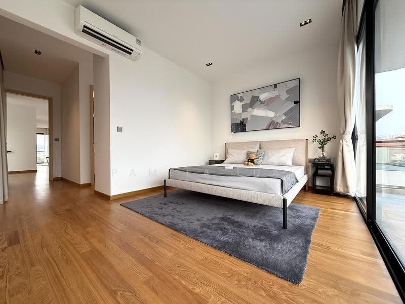 D15 BRAND NEW FREEHOLD 5Bed 5Bath Detached Landed @ Siglap!, Siglap Road, Frankel Road, East Coast Road, East Coast / Marine Parade, 5 Bedrooms, 9,407 sqft, Detached House For Sale, by Pamela Lua, 500288628 - Junior Master Bedroom - PropertyGuru.com.sg