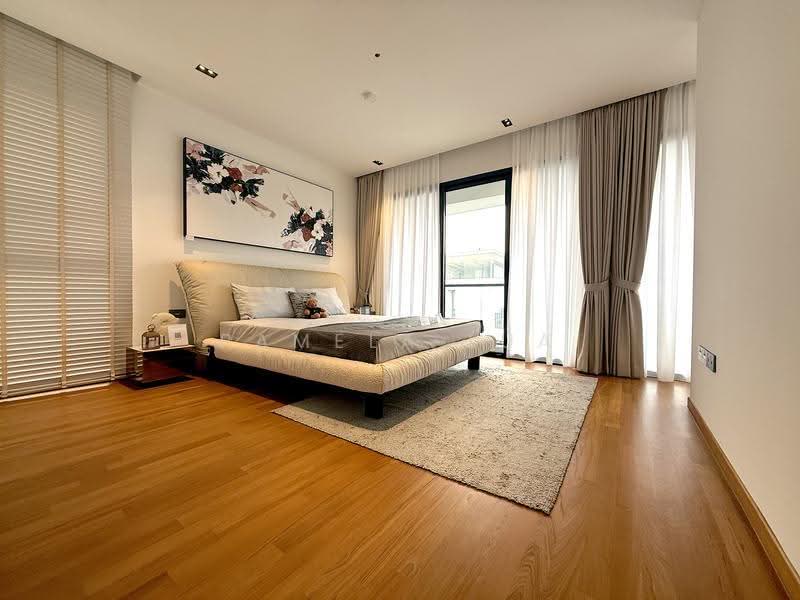 D15 BRAND NEW FREEHOLD 5Bed 5Bath Detached Landed @ Siglap!, Siglap Road, Frankel Road, East Coast Road, East Coast / Marine Parade, 5 Bedrooms, 9,407 sqft, Detached House For Sale, by Pamela Lua, 500288628 - Master Bedroom - PropertyGuru.com.sg