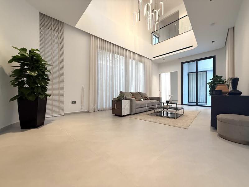 D15 BRAND NEW FREEHOLD 5Bed 5Bath Detached Landed @ Siglap!, Siglap Road, Frankel Road, East Coast Road, East Coast / Marine Parade, 5 Bedrooms, 9,407 sqft, Detached House For Sale, by Pamela Lua, 500288628 - Living Room - PropertyGuru.com.sg