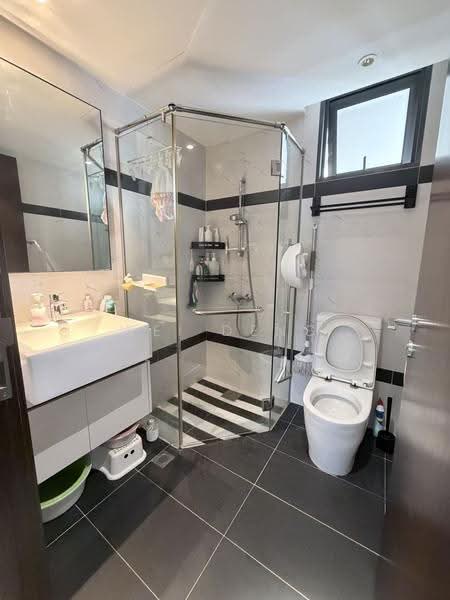 Symphony Suites, 21 Yishun Close, Sembawang / Yishun, 3 Bedrooms, 786 sqft, Condominium For Sale, by WEI DENG, 500288632 - Bathroom - PropertyGuru.com.sg