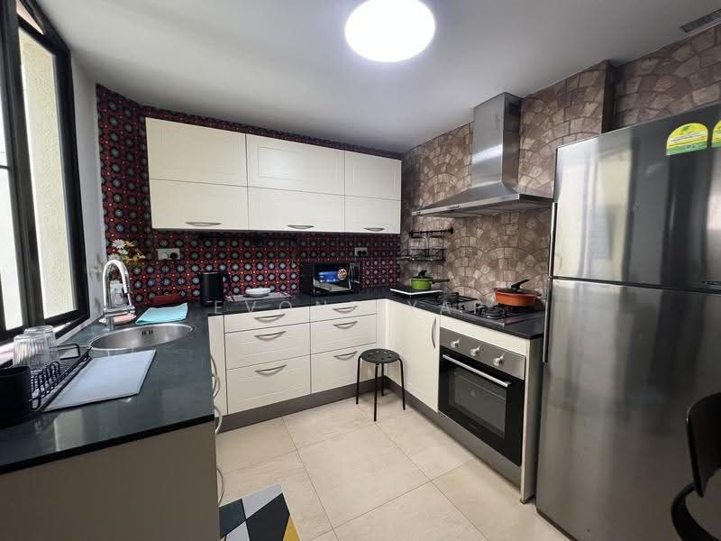 Simsville, 2 Geylang East Avenue 2, Eunos / Geylang / Paya Lebar, Room Rental, 110 sqft, Condominium For Rent, by Evone Yap, 500288650 - Kitchen - PropertyGuru.com.sg