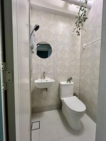 Simsville, 2 Geylang East Avenue 2, Eunos / Geylang / Paya Lebar, Room Rental, 110 sqft, Condominium For Rent, by Evone Yap, 500288650 - Bathroom - PropertyGuru.com.sg