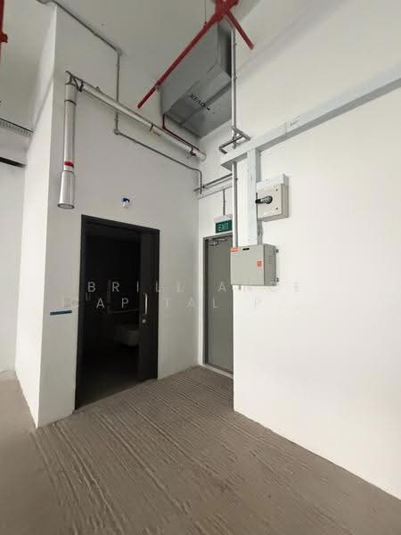 Sky Eden @ Bedok, 1 Bedok Central, Bedok / Upper East Coast, 1,184 sqft, Mall Shop For Rent, by MJ ZHUO, 500288671 - Corridor - CommercialGuru.com.sg