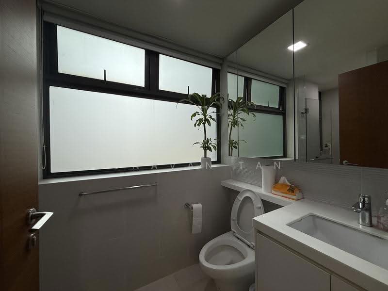 The Topiary, 11 Fernvale Lane, Seletar / Yio Chu Kang, 3 Bedrooms, 1,539 sqft, Condominium For Sale, by Donavan Tan, 500288685 - Bathroom - PropertyGuru.com.sg