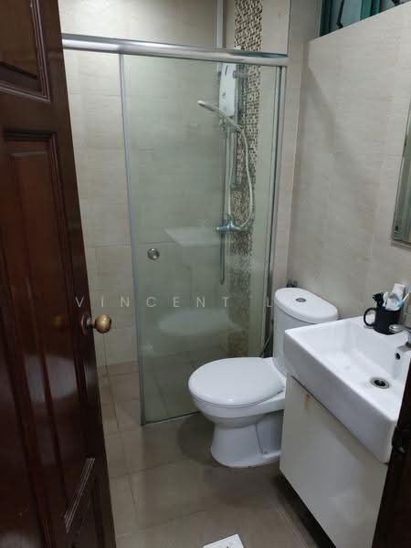 Fortune Park, 109 Tampines Road, Hougang / Punggol / Sengkang, Room Rental, 110 sqft, Condominium For Rent, by Vincent Lay, 500288691 - Bathroom - PropertyGuru.com.sg
