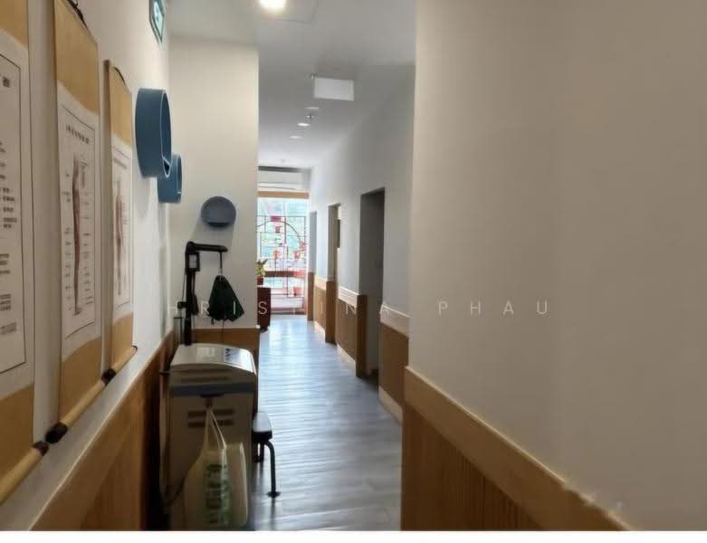 TCM Beauty Shop at Beauty World Plaza No takeover fee, Upper Bukit Timah Road /Beauty World Plaza, Clementi Park / Upper Bukit Timah, 1,432 sqft, Mall Shop For Rent, by Christina Phau, 500288708 - Corridor - CommercialGuru.com.sg