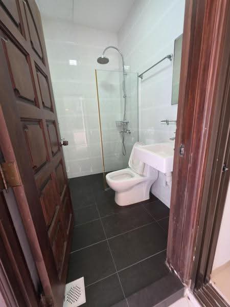 Faber Hills Estate, Faber Park, Buona Vista / West Coast / Clementi New Town, 4 Bedrooms, 5,091 sqft, Semi-Detached House For Rent, by Jill Sim, 500288738 - Bathroom - PropertyGuru.com.sg